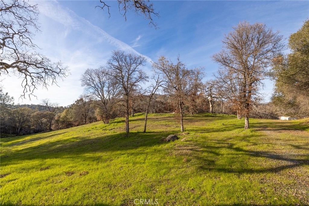 33940 Jennifer Way Coarsegold, CA 93614 - Photo 50 of 75 a view of a swimming pool with an ocean view