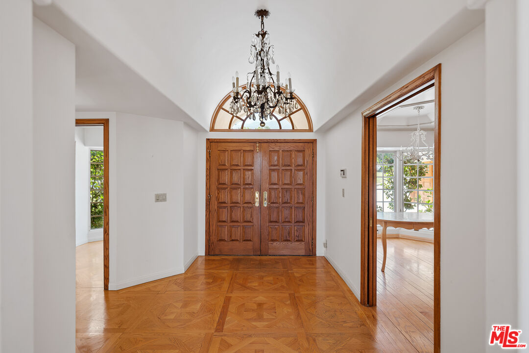 950 Hampton Road Arcadia, CA 91006 - Photo 4 of 33 an empty room with windows and closet