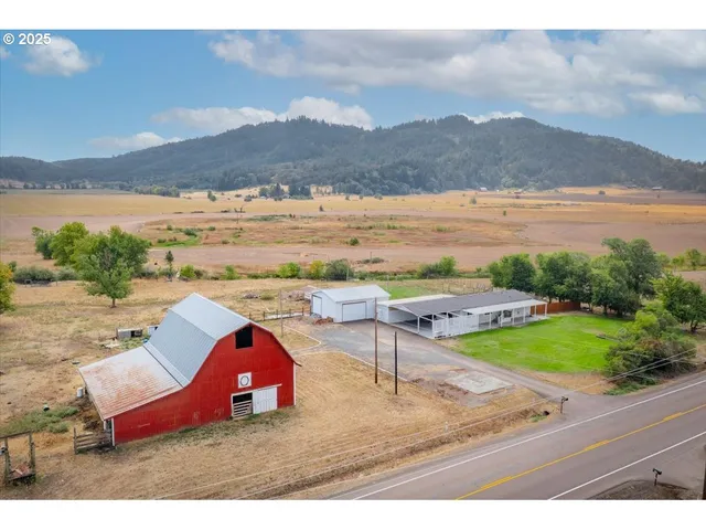 a view of outdoor space and city view