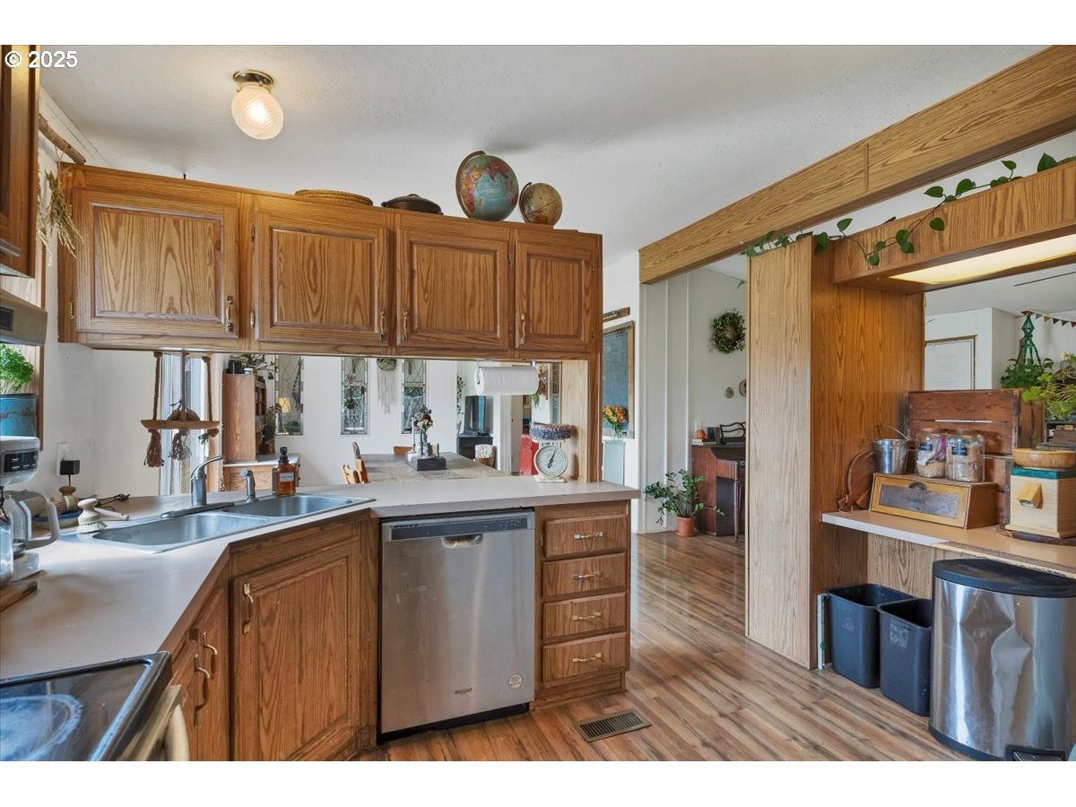 36280 Airport Drive Lebanon, OR 97355 - Photo 12 of 46