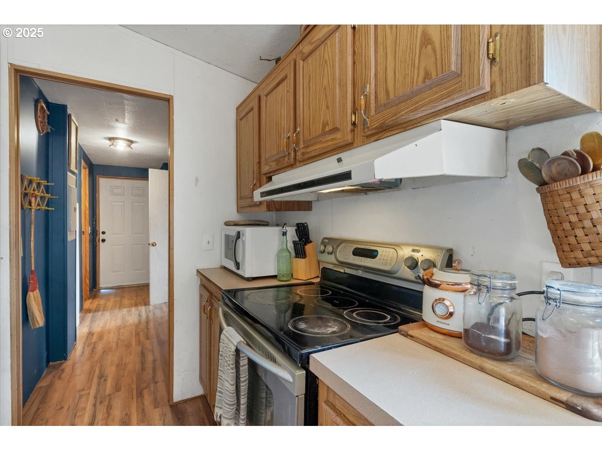 36280 Airport Drive Lebanon, OR 97355 - Photo 14 of 46