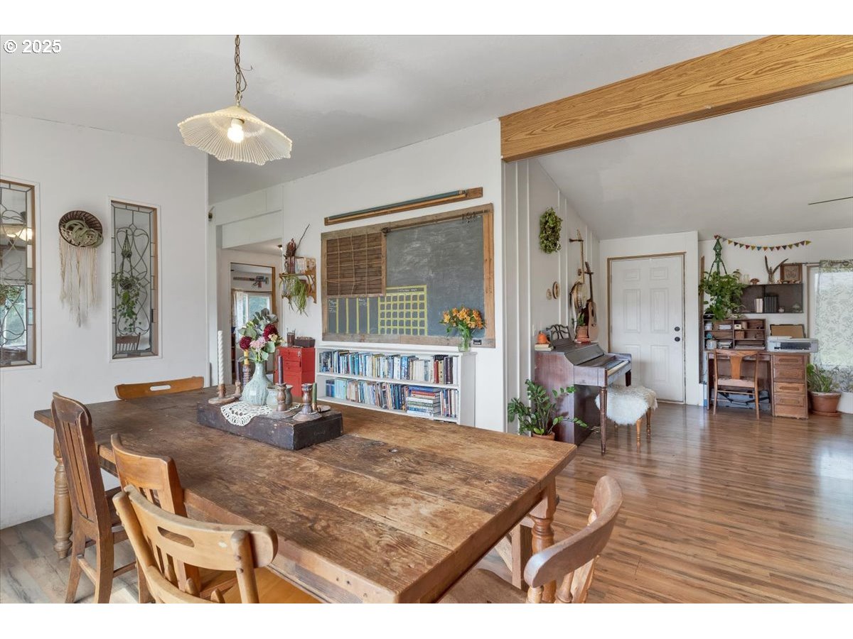 36280 Airport Drive Lebanon, OR 97355 - Photo 16 of 46