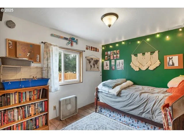 $700,000 | 36280 Airport Drive, Lebanon, OR 97355