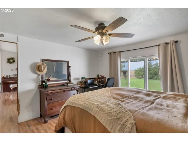 $700,000 | 36280 Airport Drive, Lebanon, OR 97355