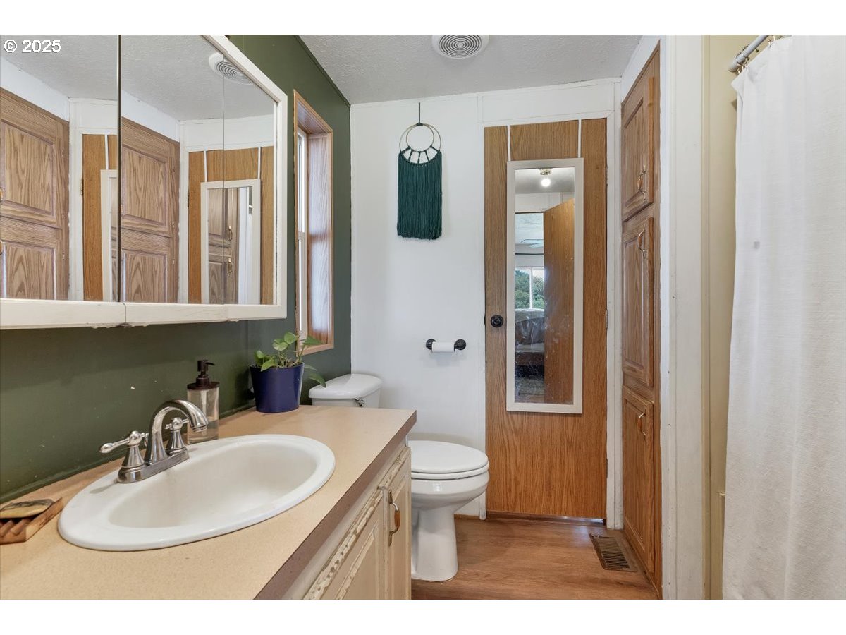 36280 Airport Drive Lebanon, OR 97355 - Photo 26 of 46