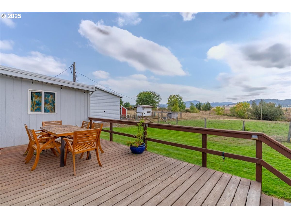 36280 Airport Drive Lebanon, OR 97355 - Photo 39 of 46