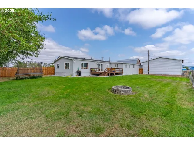 $700,000 | 36280 Airport Drive, Lebanon, OR 97355