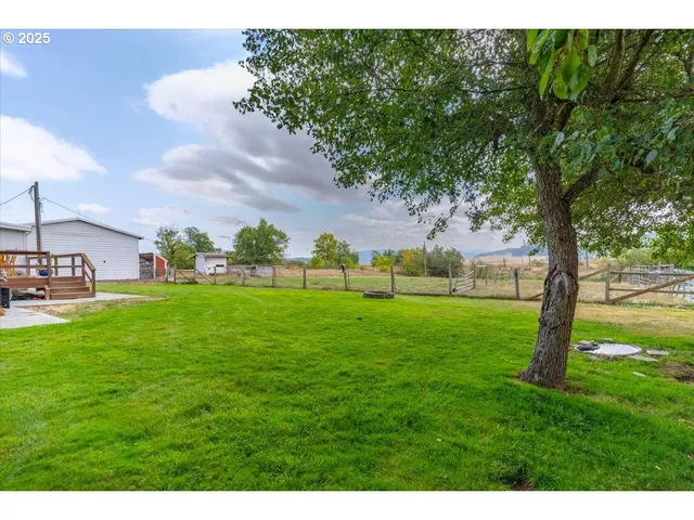 $700,000 | 36280 Airport Drive, Lebanon, OR 97355