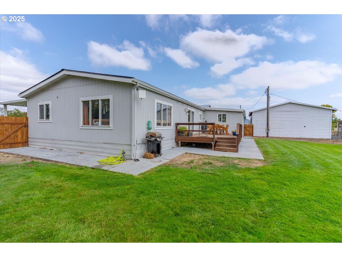 36280 Airport Drive Lebanon, OR 97355 - Photo 43 of 46