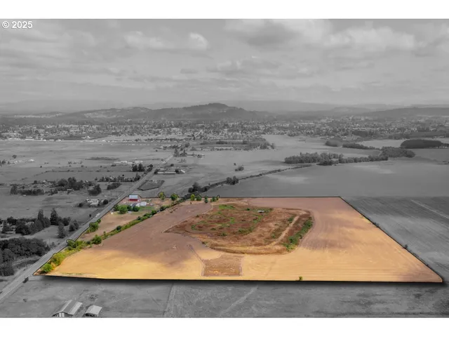 $700,000 | 36280 Airport Drive, Lebanon, OR 97355