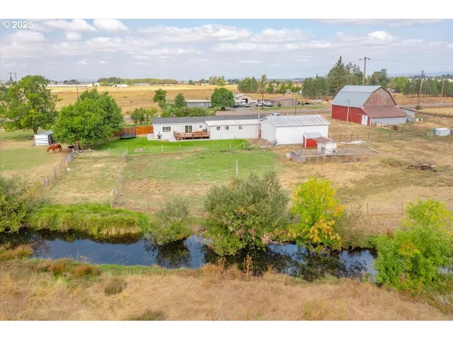 $700,000 | 36280 Airport Drive, Lebanon, OR 97355