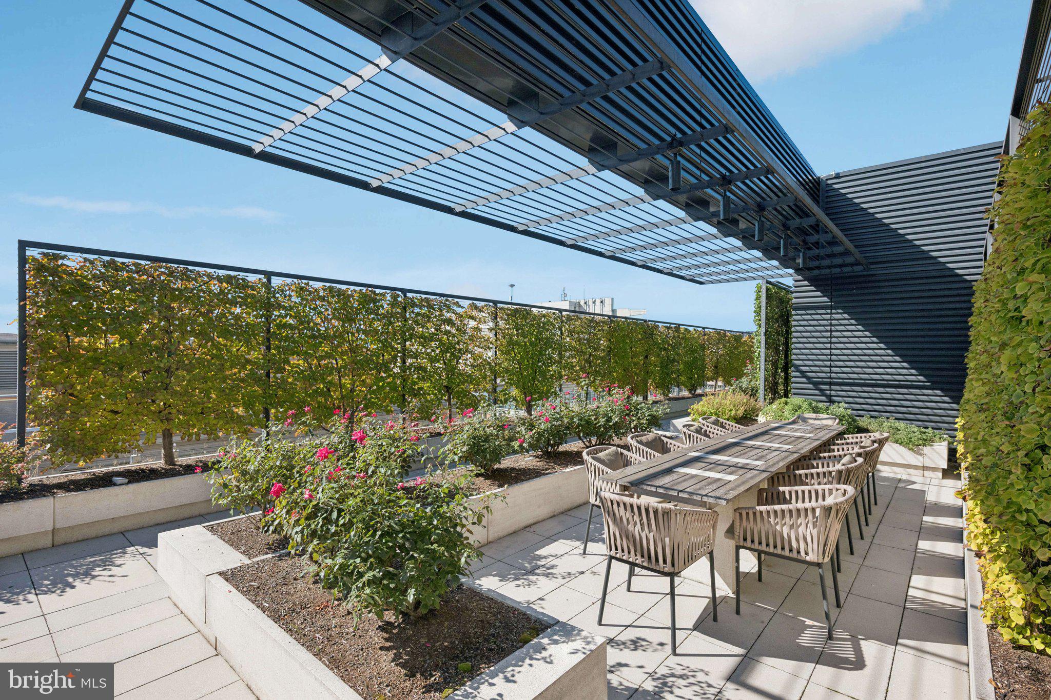 925 H Street Northwest, Unit 903 Washington, DC 20001 - Photo 21 of 36 a outdoor view with a sitting space