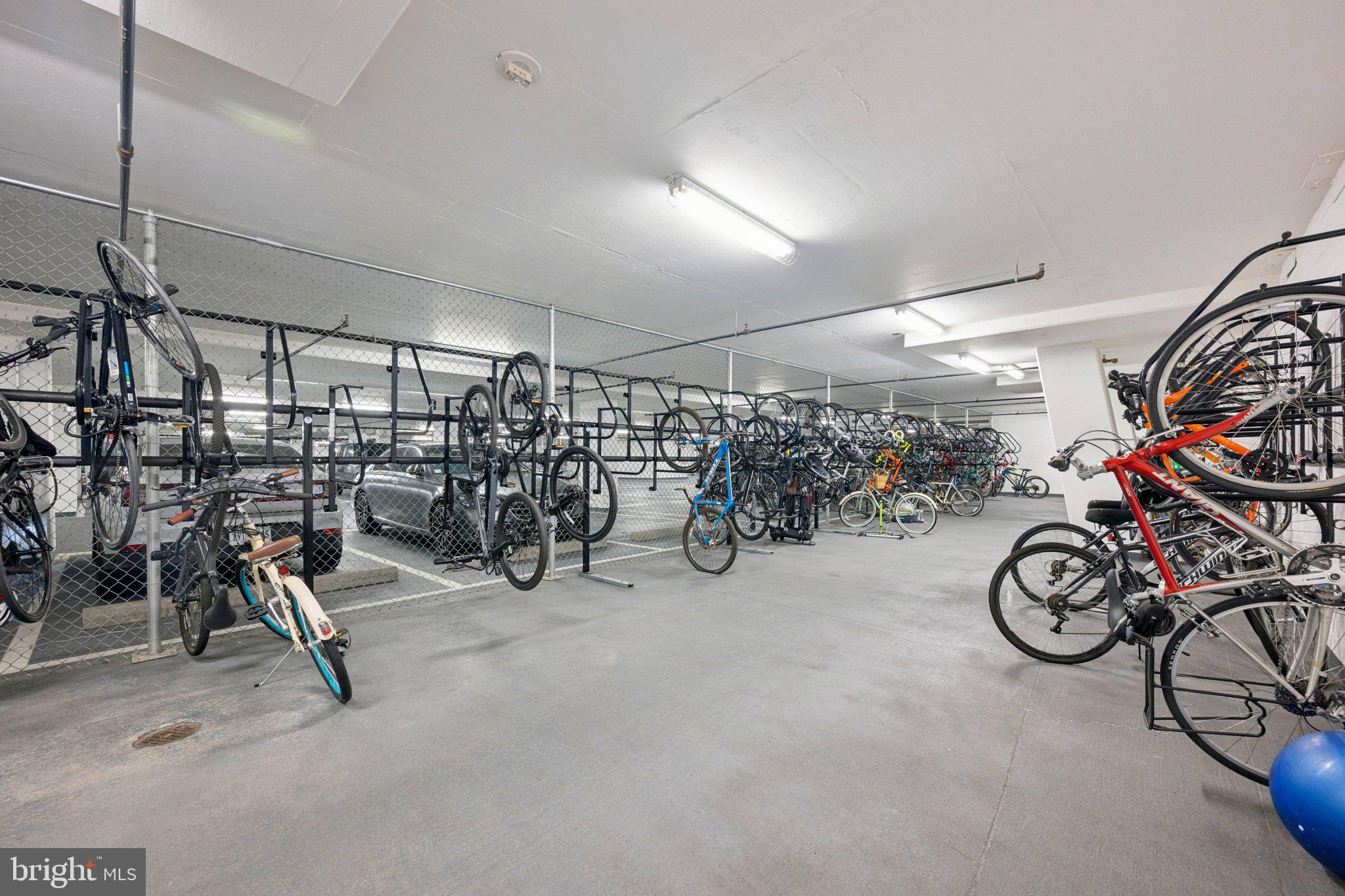 925 H Street Northwest, Unit 903 Washington, DC 20001 - Photo 28 of 36 a view of a room with gym equipment