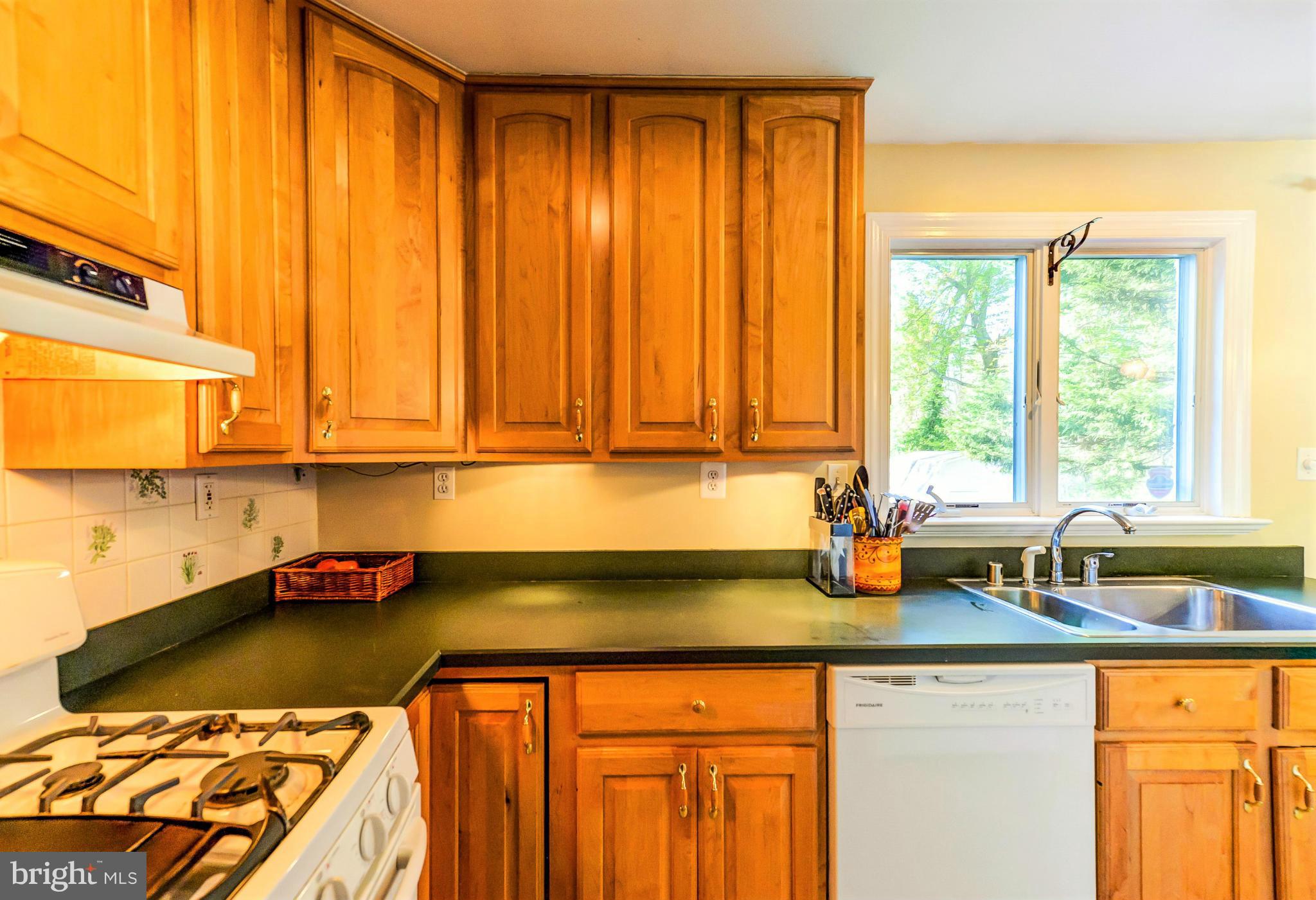 3519 Olympic Street Silver Spring, MD 20906 - Photo 5 of 17 Kitchen
