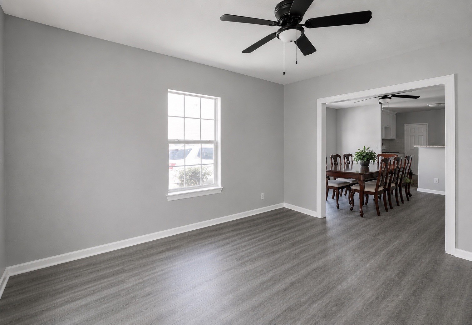 220 Engel Street Houston, TX 77011 - Photo 7 of 29 Family Room