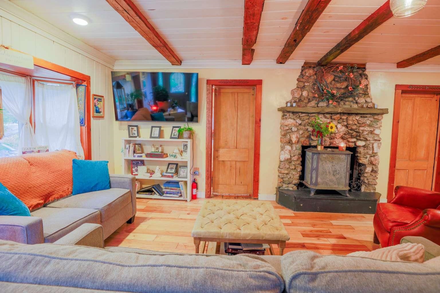 1312 MacIntosh Hill Road Bethel, VT 05060 - Photo 8 of 57