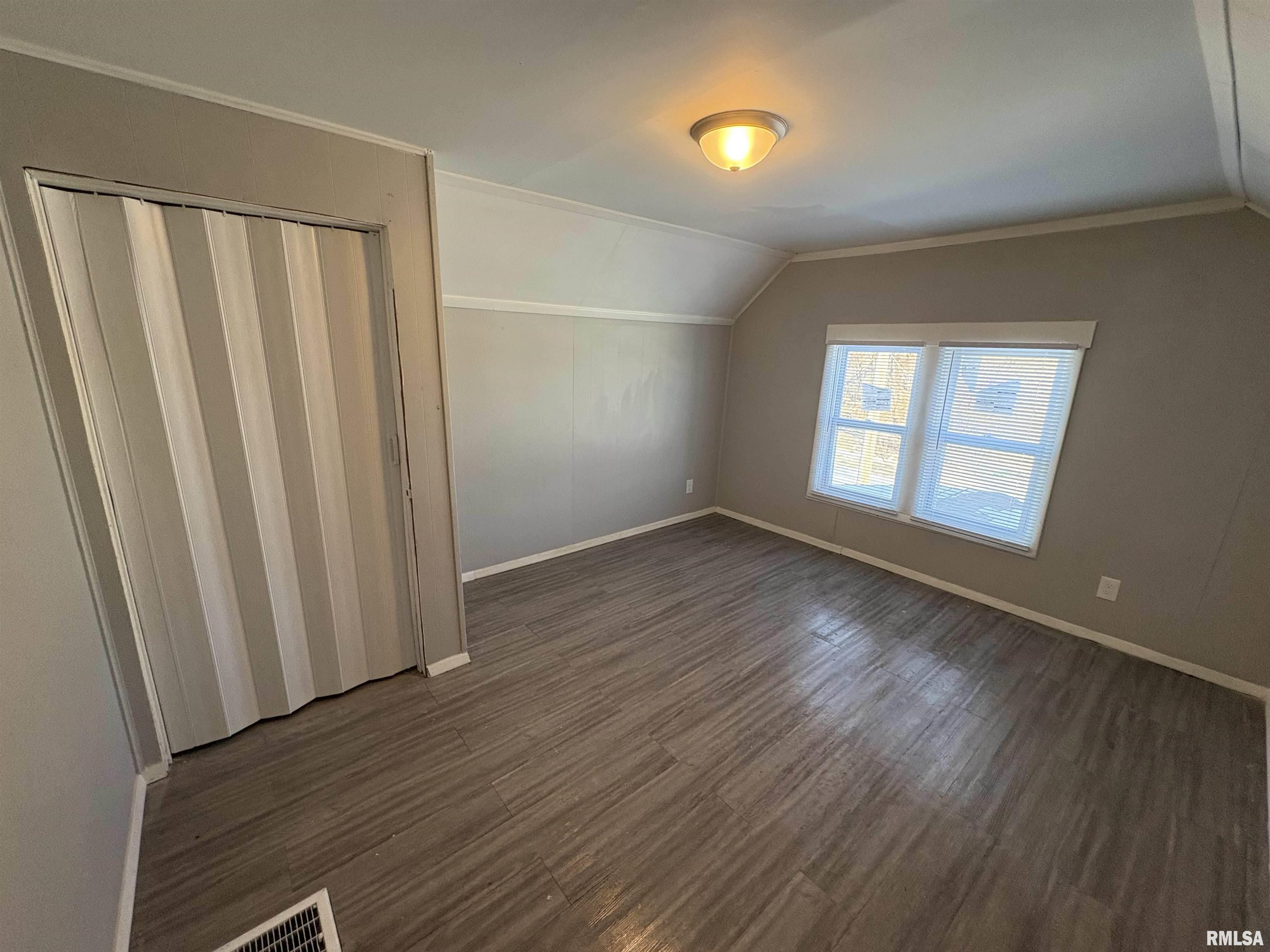 524 7th Street Rock Island, IL 61201 - Photo 3 of 15