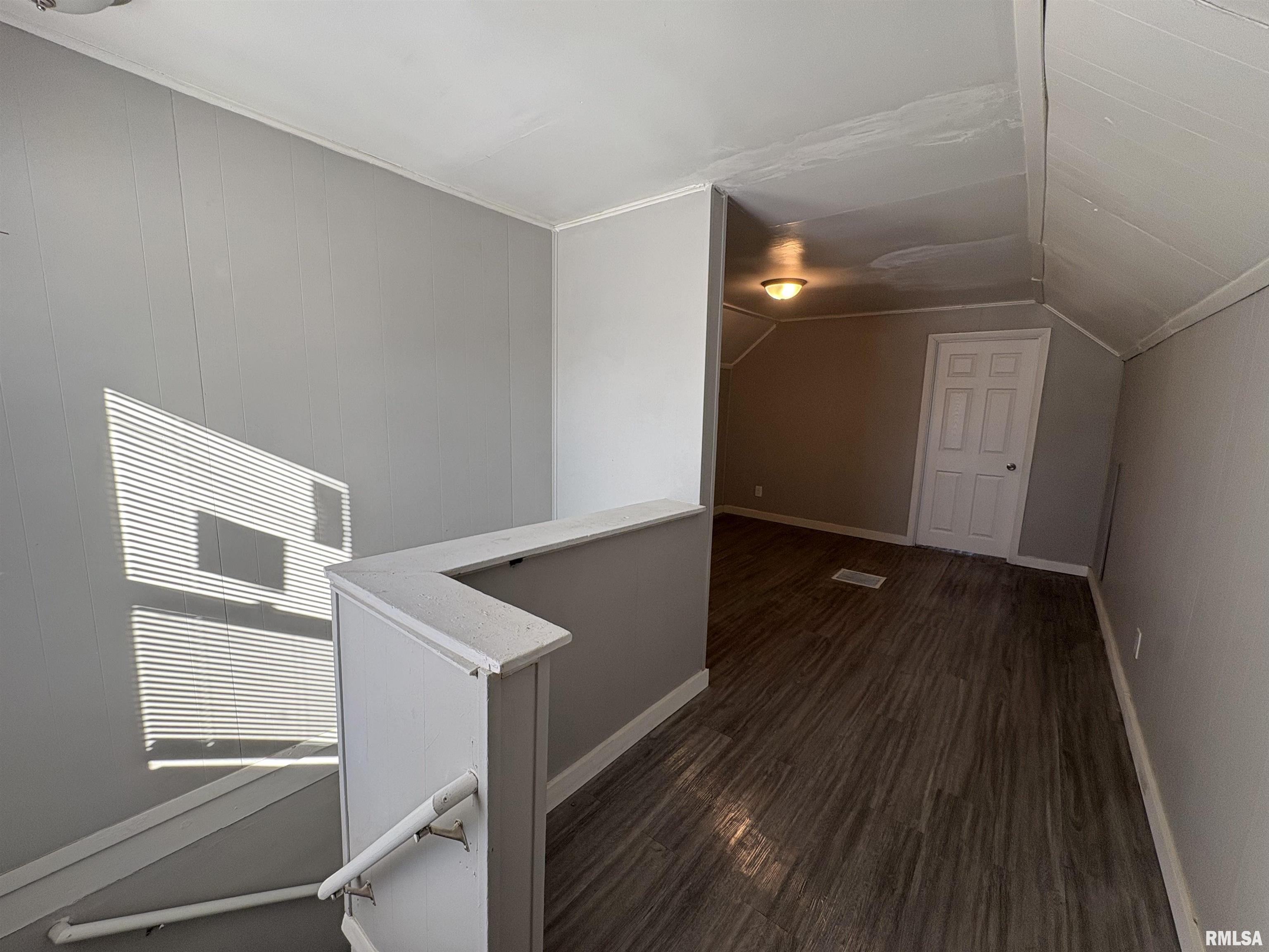 524 7th Street Rock Island, IL 61201 - Photo 8 of 15