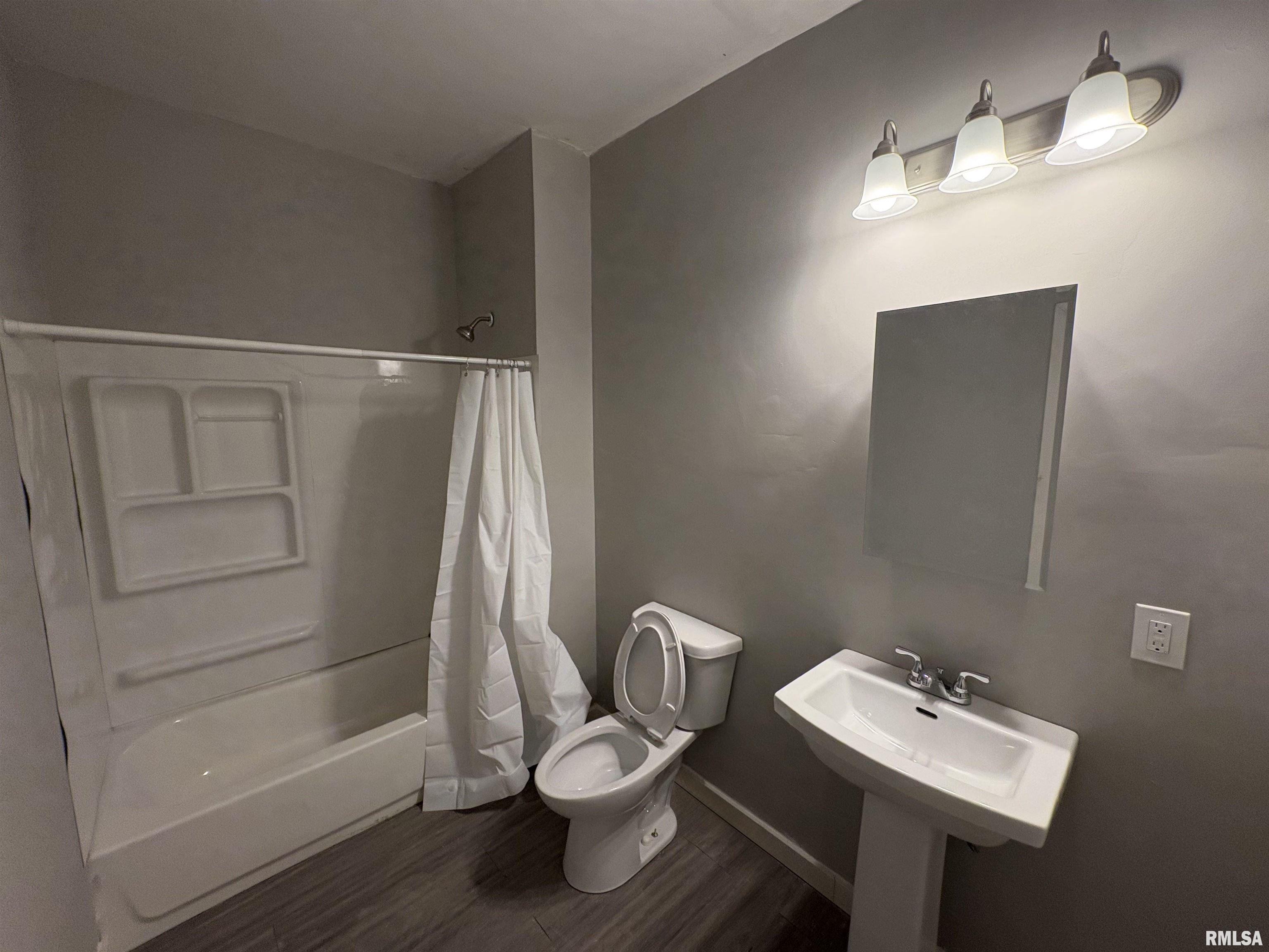 524 7th Street Rock Island, IL 61201 - Photo 10 of 15