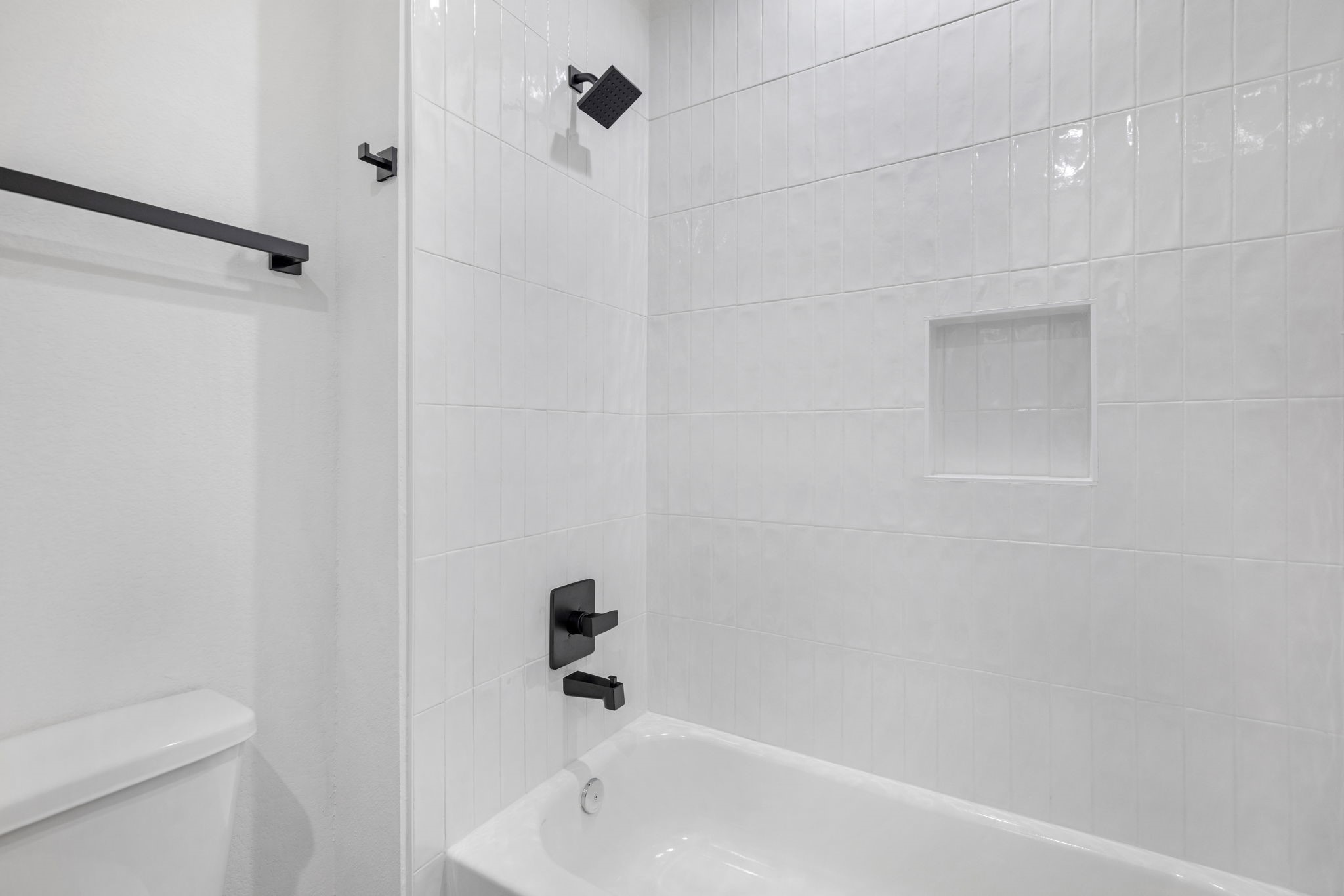 8203 Moon Beam Street, Unit B Houston, TX 77088 - Photo 11 of 17
