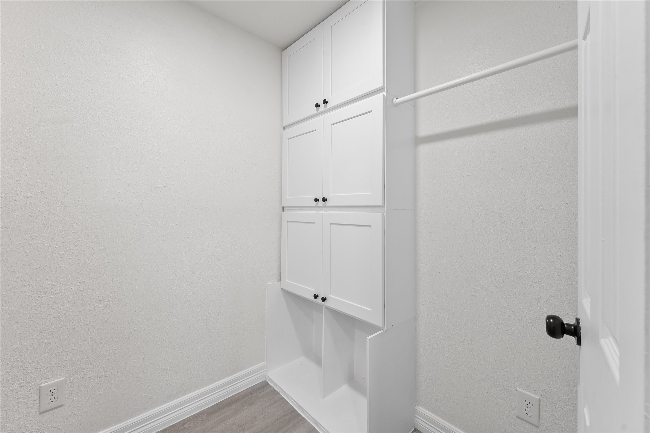 1615 Hiller Street Houston, TX 77015 - Photo 17 of 26 a view of room