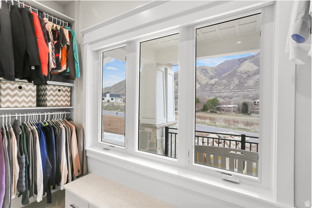 1354 South 800 East Mapleton, UT 84664 - Photo 44 of 129 View of walk in closet