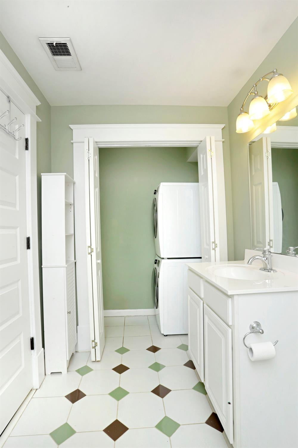 1103 Richmond Road, Unit 202 Lexington, KY 40502 - Photo 21 of 26 Listing Photo