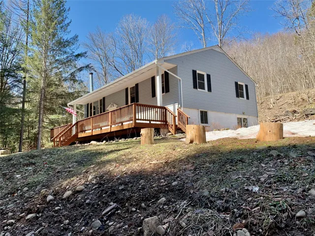 a house view with a outdoor space