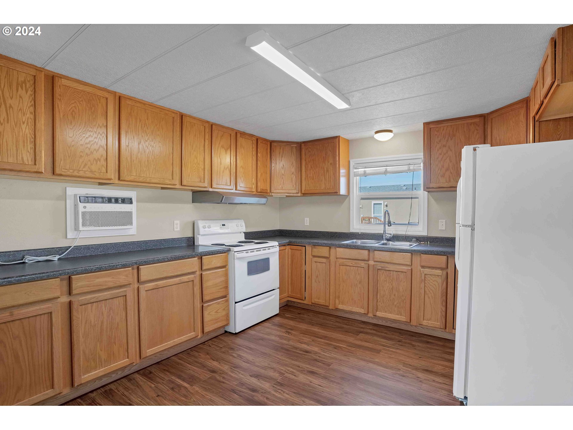 3367 Rainbow Loop, Unit 18 Hubbard, OR 97032 - Photo 8 of 42 Gallery Image 8