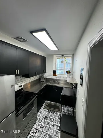 $1,695 | 612 Union Street, Unit 2, Schenectady, NY 12305