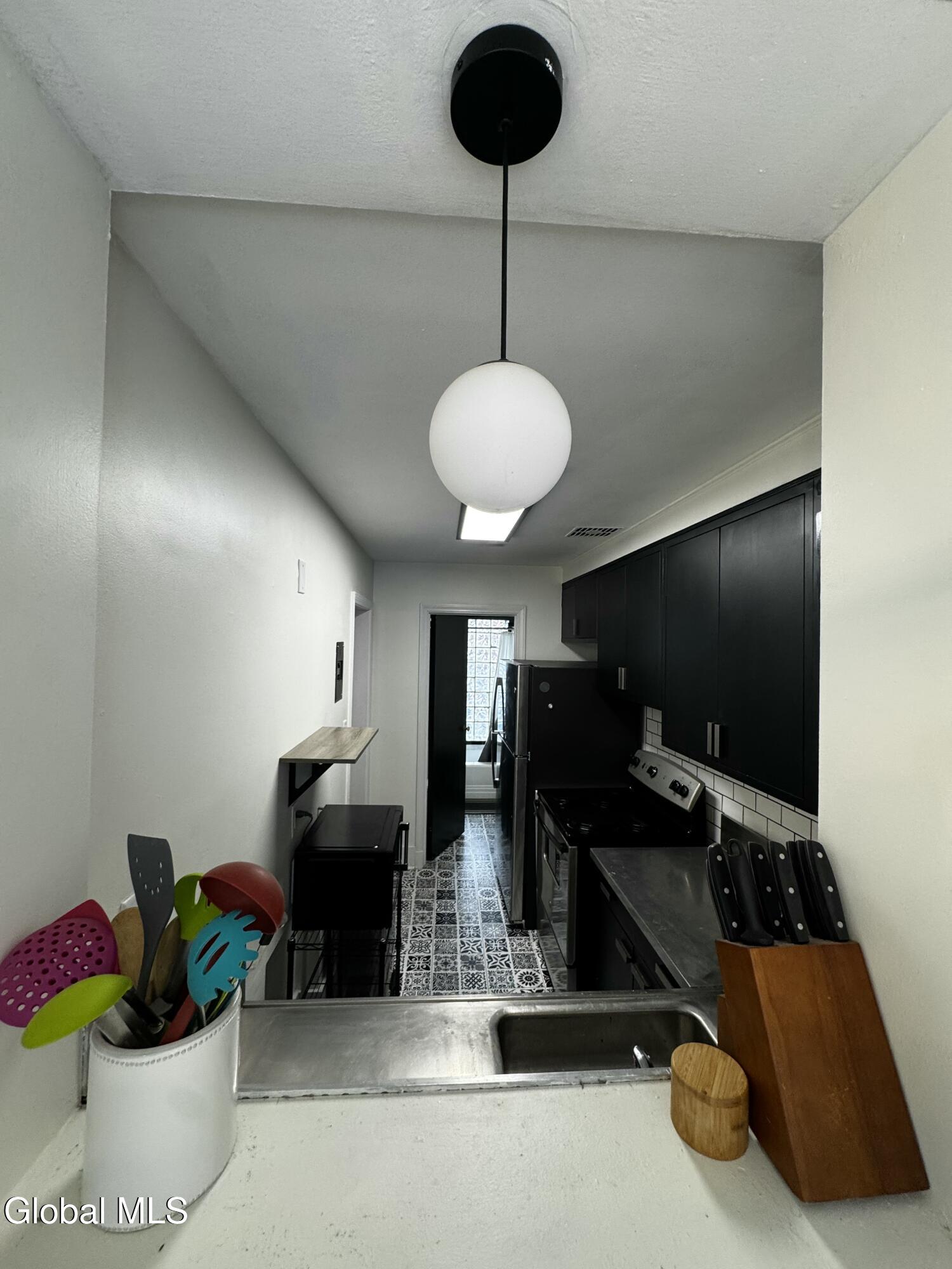 612 Union Street, Unit 2 Schenectady, NY 12305 - Photo 16 of 26 F9590DC5-8F88-42A2-ADF1-4A4A0416DB93