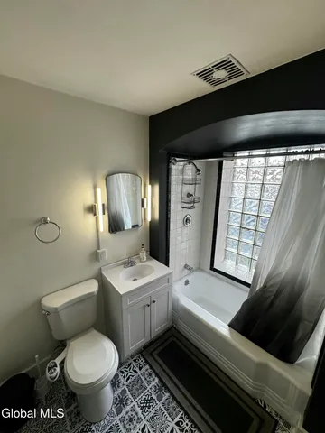 $1,695 | 612 Union Street, Unit 2, Schenectady, NY 12305