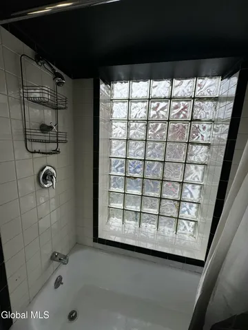 $1,695 | 612 Union Street, Unit 2, Schenectady, NY 12305