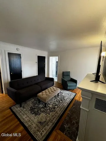 $1,695 | 612 Union Street, Unit 2, Schenectady, NY 12305