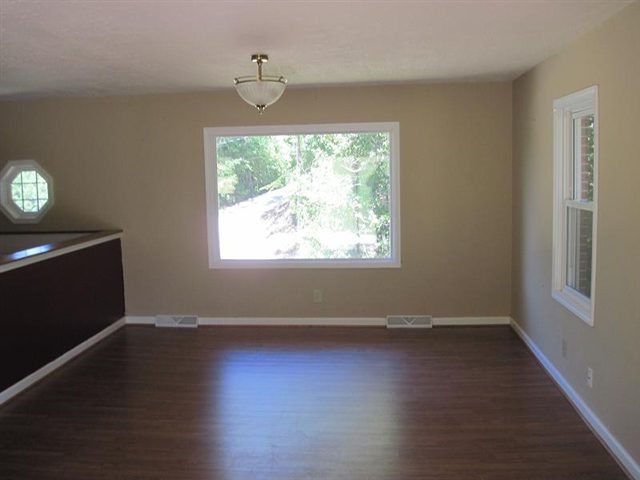 406 Maple Avenue Seneca, SC 29678 - Photo 3 of 9 Gallery Image 3