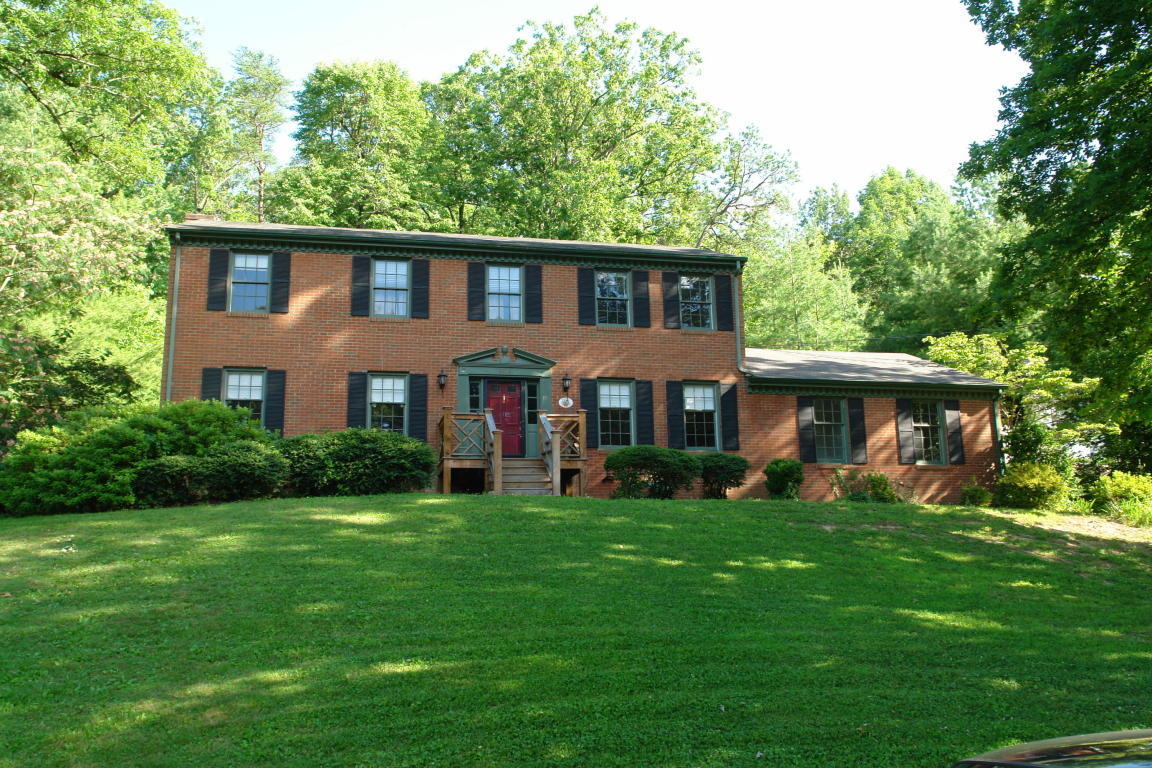 3506 Brymoor Road Southwest Roanoke, VA 24018 - Photo 1 of 47 Front