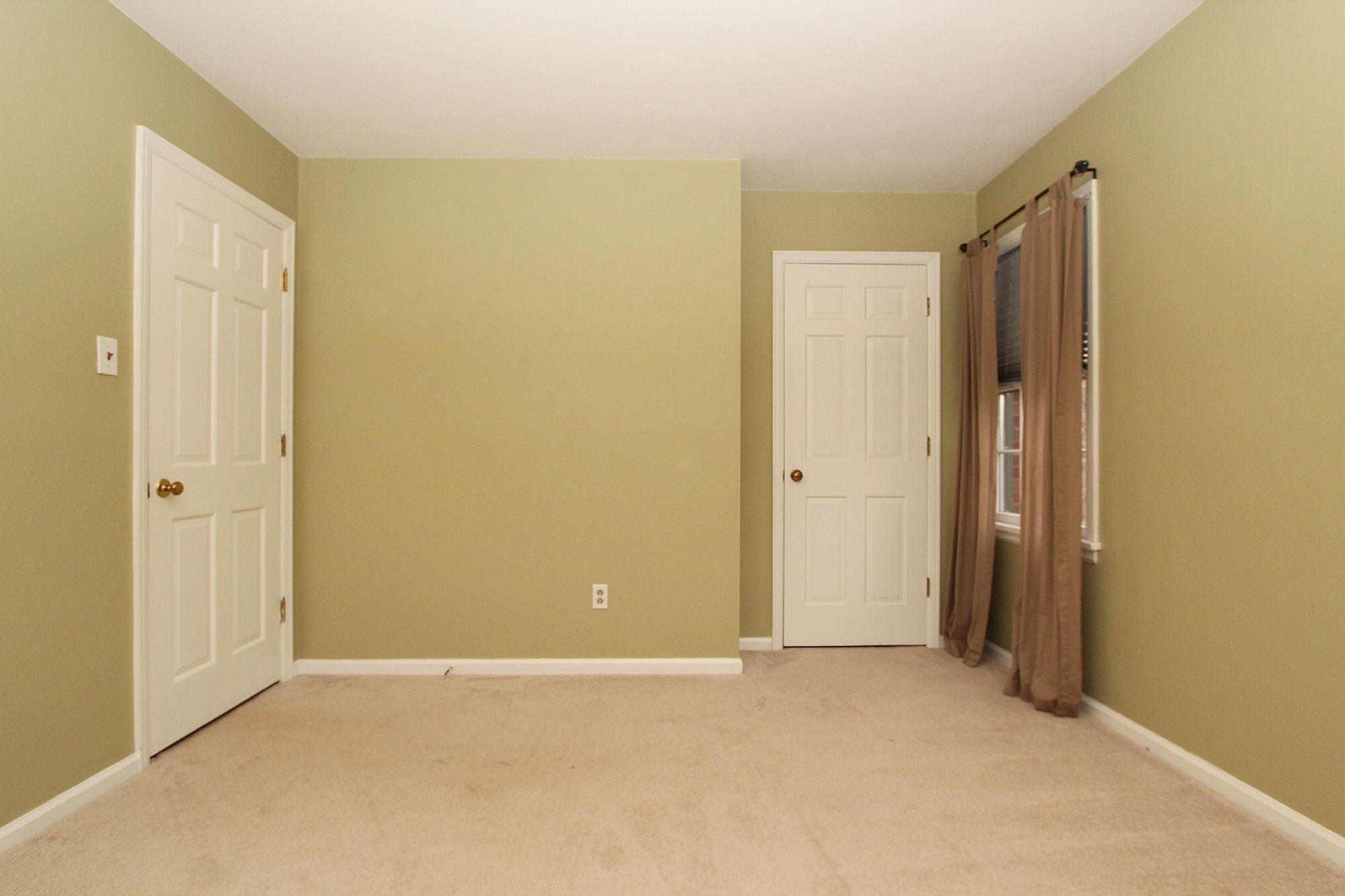 3506 Brymoor Road Southwest Roanoke, VA 24018 - Photo 28 of 47 img_2473