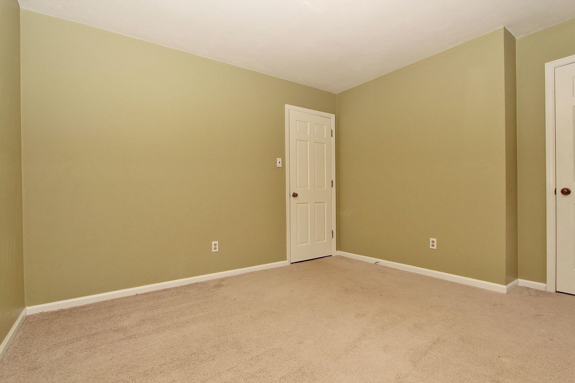 3506 Brymoor Road Southwest Roanoke, VA 24018 - Photo 29 of 47 img_2474