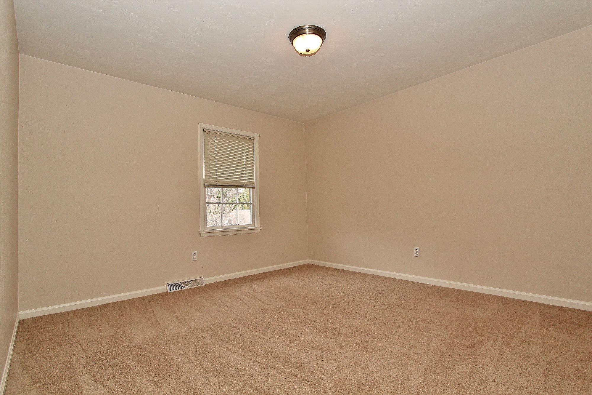 3506 Brymoor Road Southwest Roanoke, VA 24018 - Photo 31 of 47 img_2481