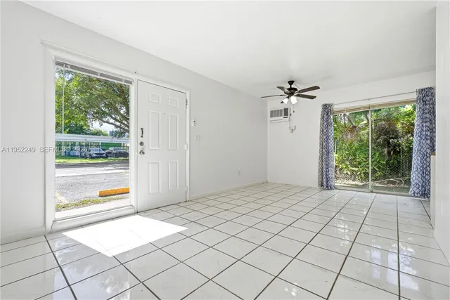 $1,350 | 1333 Northwest 15th Street, Unit 4, Miami, FL 33125