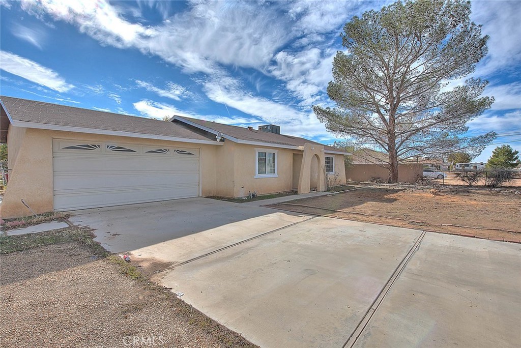 22133 Thunderbird Road Apple Valley, CA 92307 - Photo 9 of 23