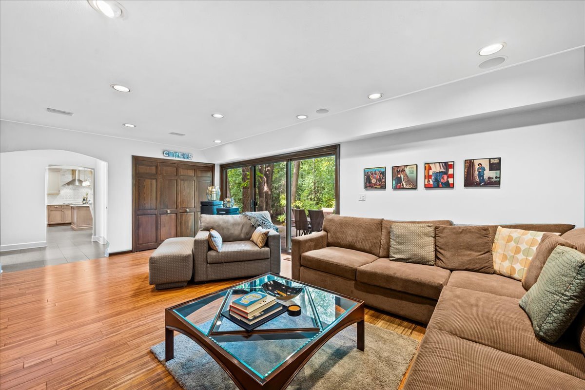 1985 Clavey Road Highland Park, IL 60035 - Photo 8 of 35 a living room with furniture and wooden floor