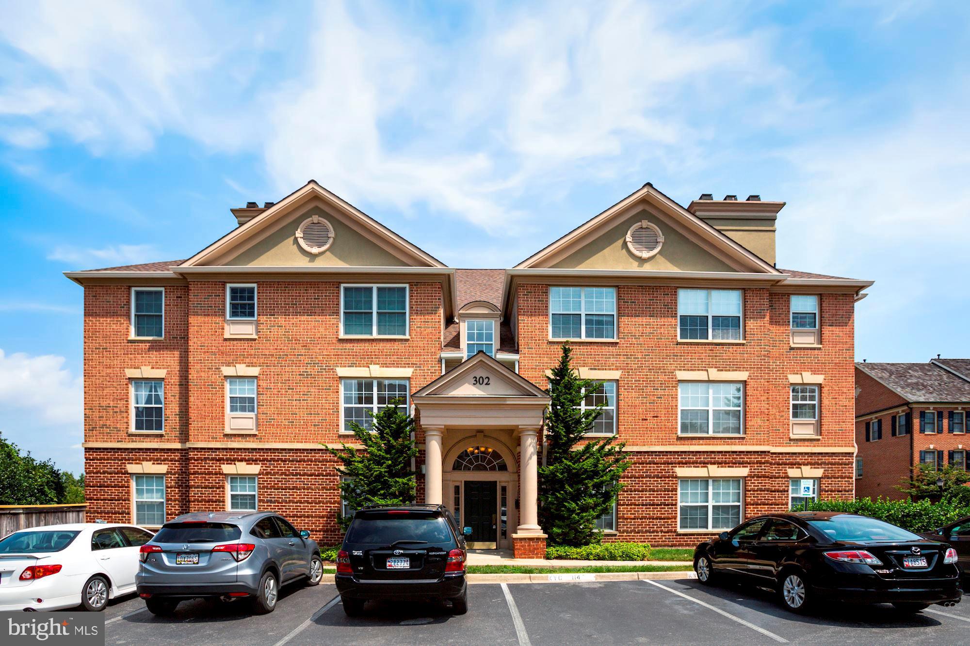 302 Ridgepoint Place, Unit 28 Gaithersburg, MD 20878 - Photo 2 of 23 Kentlands View