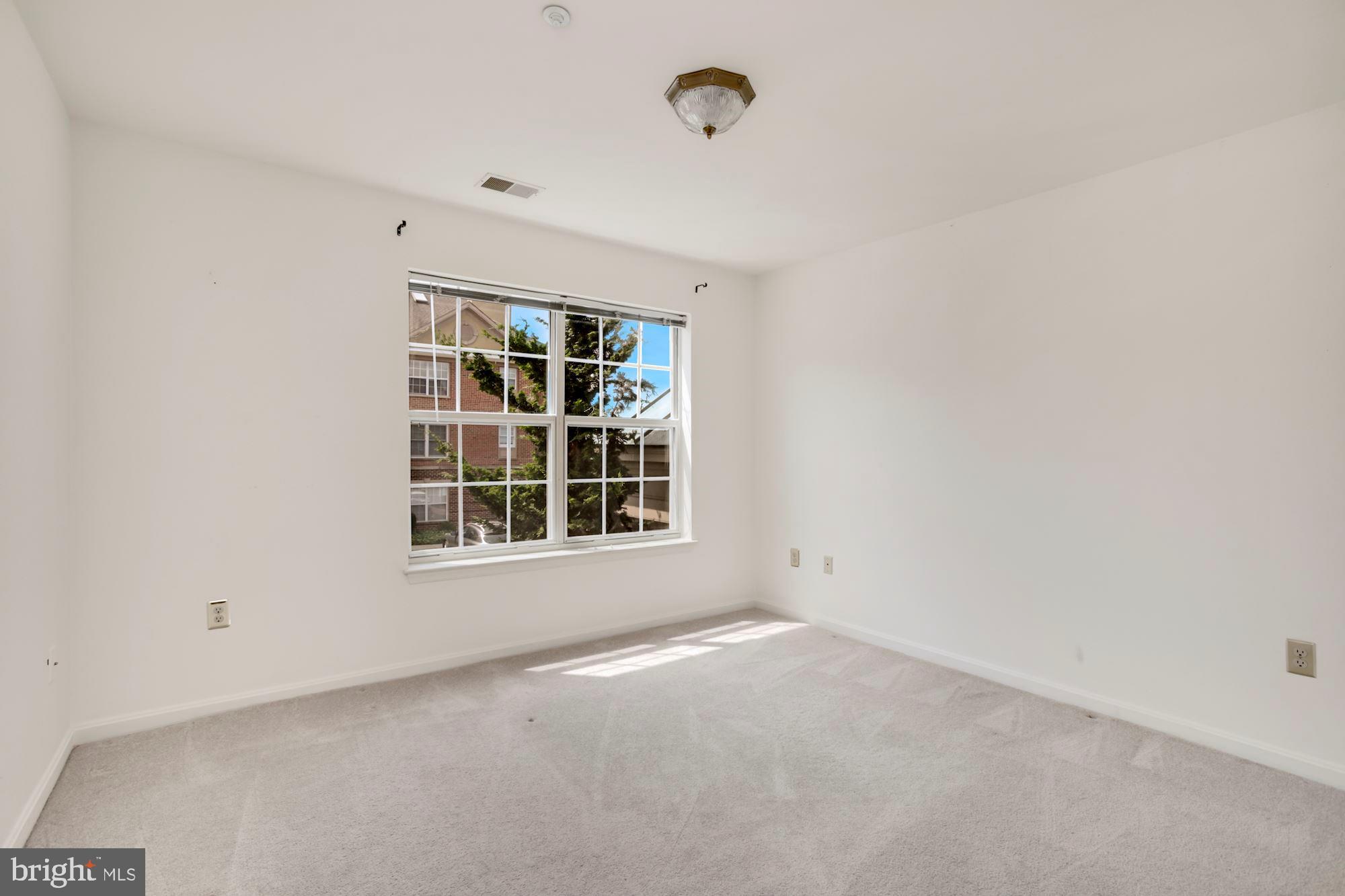 302 Ridgepoint Place, Unit 28 Gaithersburg, MD 20878 - Photo 11 of 23 Second bedroom