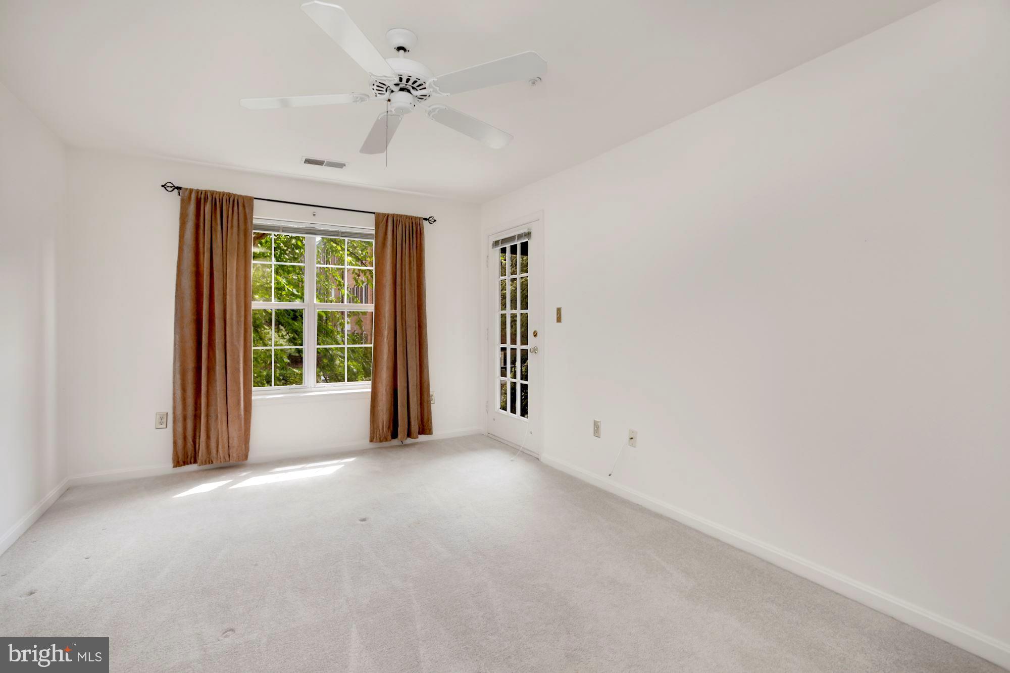 302 Ridgepoint Place, Unit 28 Gaithersburg, MD 20878 - Photo 14 of 23 Master bedroom