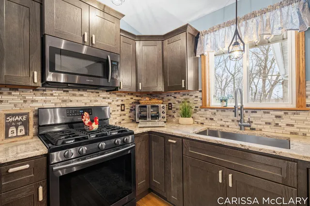 $595,000 | 8409 Squires Street Northeast, Rockford, MI 49341