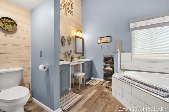 $595,000 | 8409 Squires Street Northeast, Rockford, MI 49341