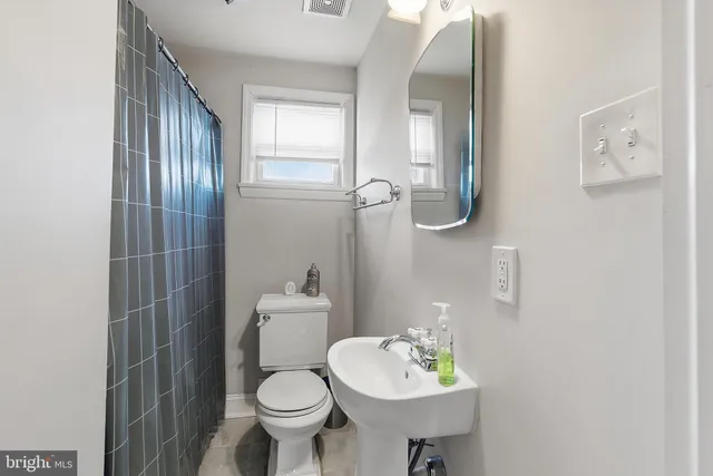 $300,000 | 225 Delaware Avenue, Riverside, NJ 08075