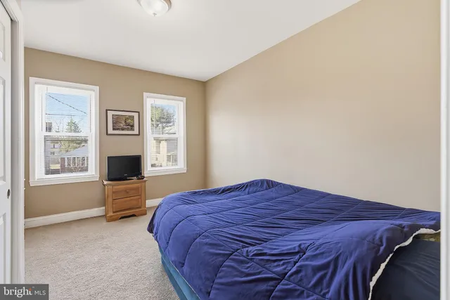 $300,000 | 225 Delaware Avenue, Riverside, NJ 08075