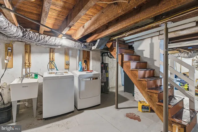 $300,000 | 225 Delaware Avenue, Riverside, NJ 08075